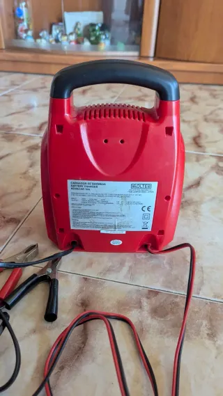 Cargador automático de baterías Novacar 10A