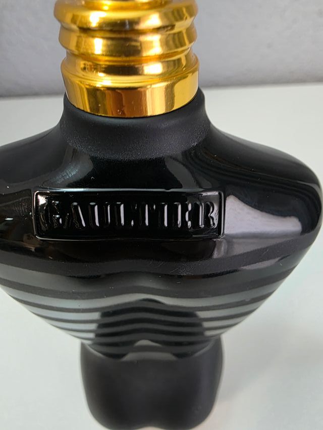 ENVASE - FIGURA - J.P.G. - LE MALE - LE PARFUM