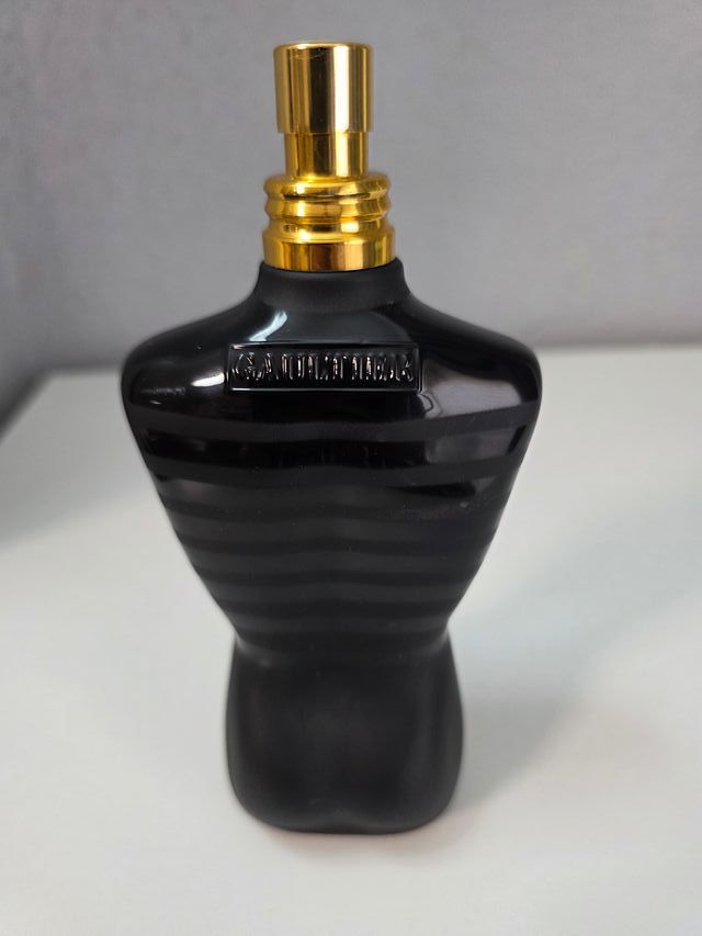 ENVASE - FIGURA - J.P.G. - LE MALE - LE PARFUM