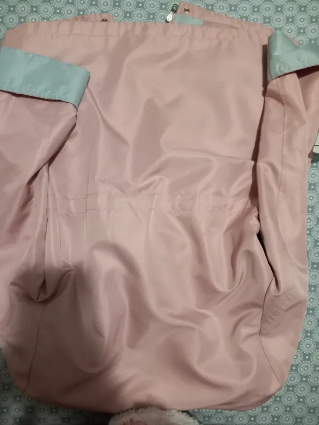 Parka rosa con capucha