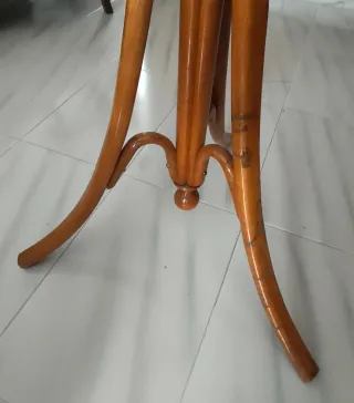 Perchero de madera antiguo