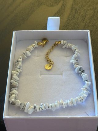 Bracciale con pietre bianche