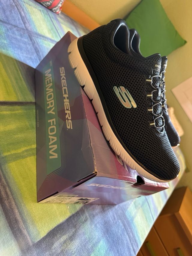 Skechers Talla 40 Mujer Azul Marino.