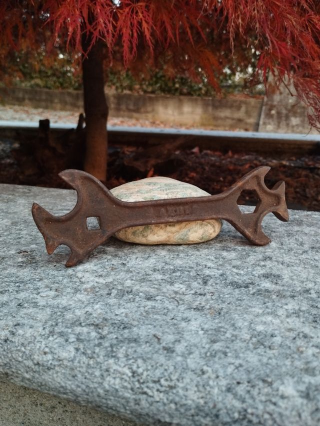 Chiave multifunzione