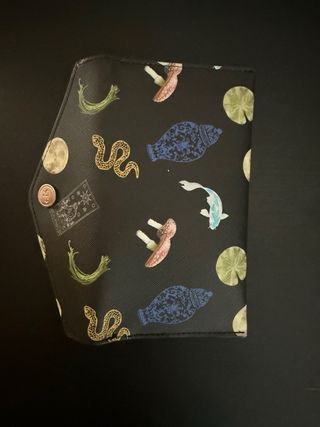 Cartera multiusos con estampado