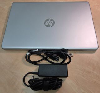 PORTÁTIL HP 15 PULGADAS, CORE I3 8GB RAM, POCO USO