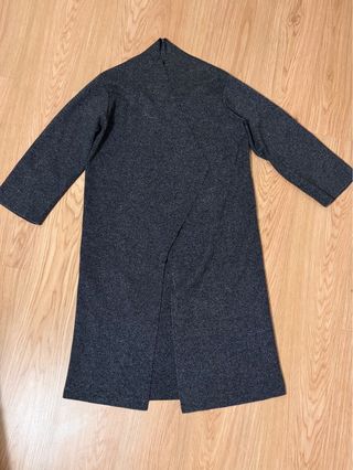 Abrigo oversize gris jaspeado. Talla M. Zara.