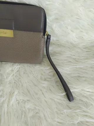 Cartera Clutch Calvin Klein Beige y Gris