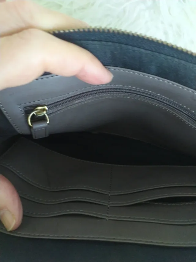 Cartera Clutch Calvin Klein Beige y Gris