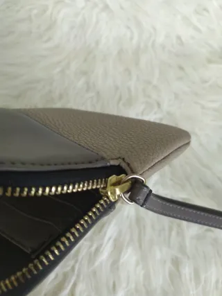 Cartera Clutch Calvin Klein Beige y Gris