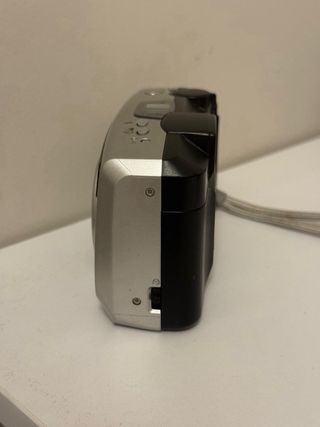 Cámara Pentax IQ Zoom 115V