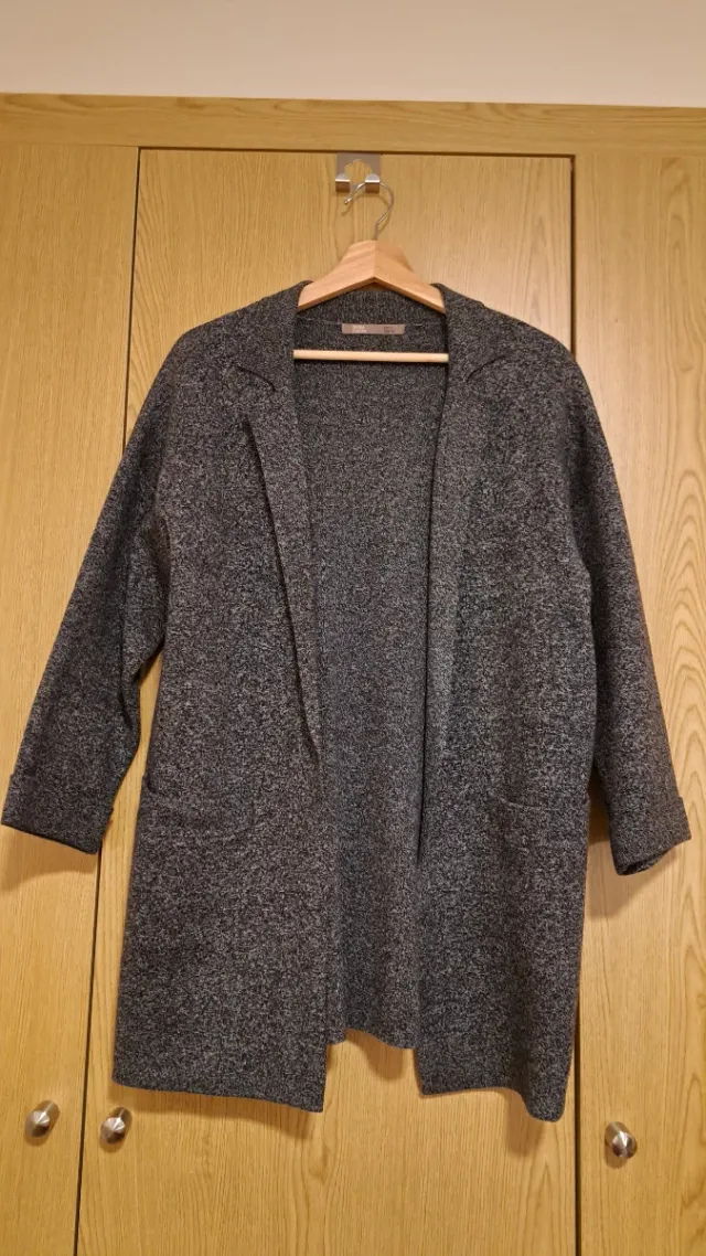 Chaqueta de punto gris