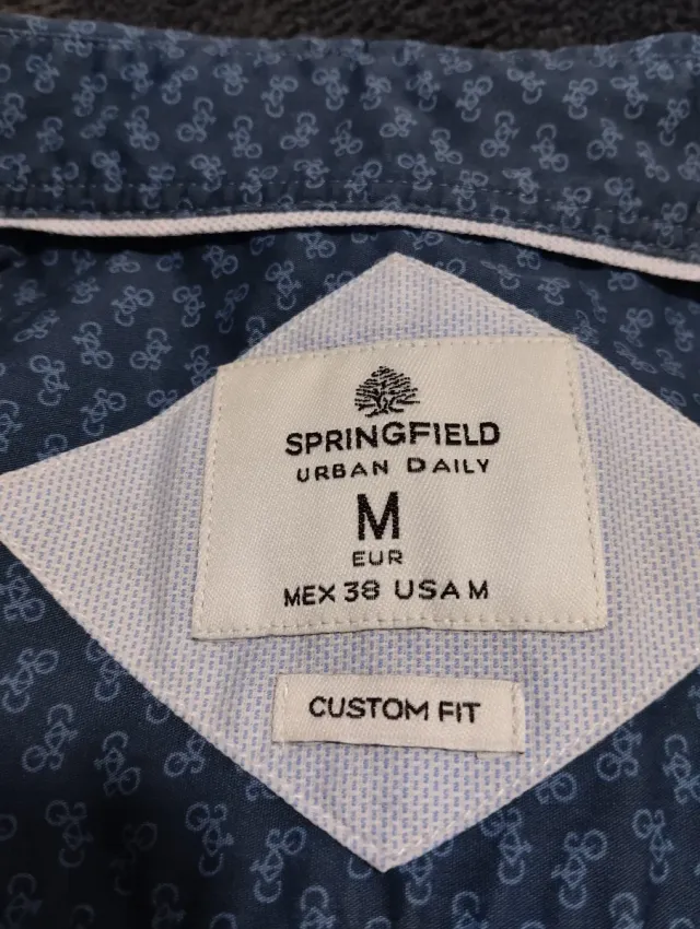 Camisa azul estampada