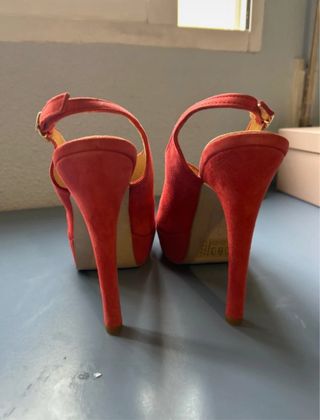 Zapatos tacón Laura Amat rojo talla 37
