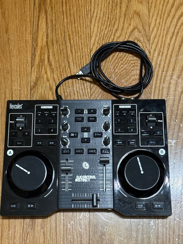 Mesa de mezclas Hercules DJ CONTROL INSTINCT