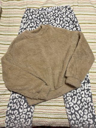 Pijama calentito estampado leopardo