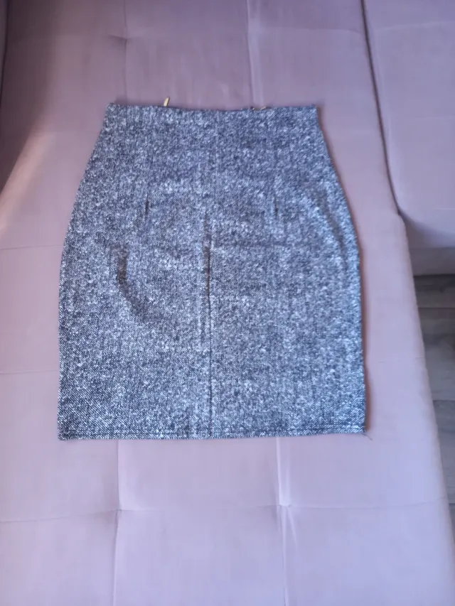 Falda italiana talle alto gris sirve para 38/40