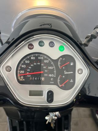 Vespa GTS 300 S – impecable, 52.000 km, garaje