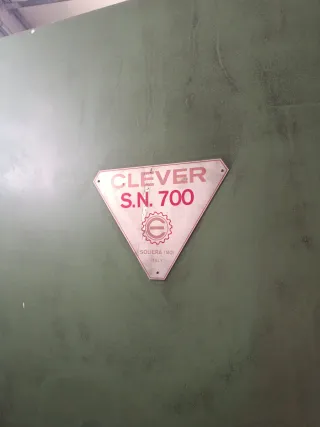 Sierra de corte Clever 700