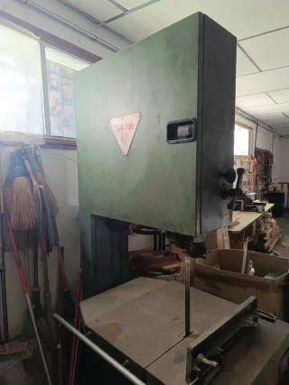 Sierra de corte Clever 700