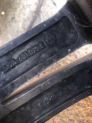 Llantas ￼  250 por unidad ￼