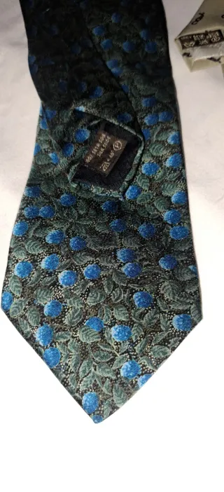 Dos corbatas de seda Givenchy de seda.