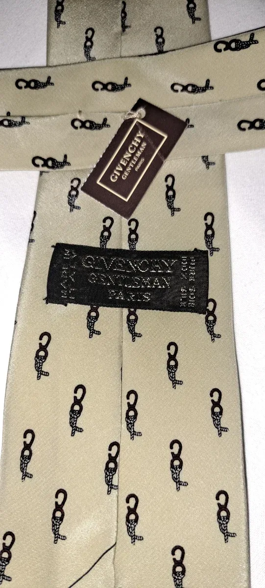 Dos corbatas de seda Givenchy de seda.