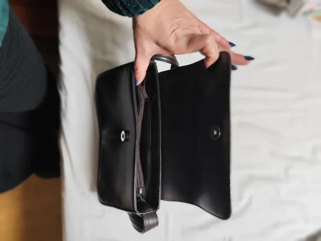 Bolso pequeño marrón de vestir