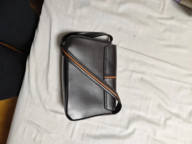 Bolso pequeño marrón de vestir