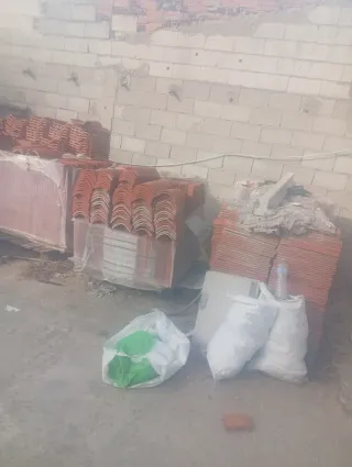 90m² Tejas Cerámicas (2 tipos)