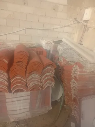 90m² Tejas Cerámicas (2 tipos)