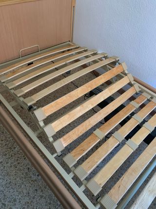 Cama articulada con colchón y motor