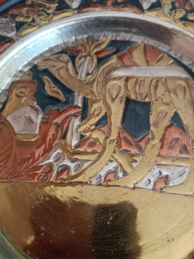 Plato decorativo metal con camello