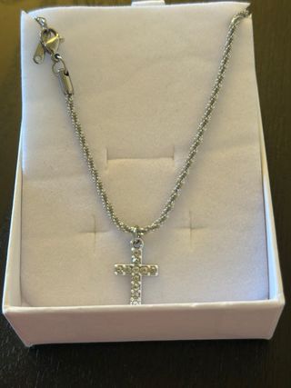 Cavigliera con ciondolo a croce