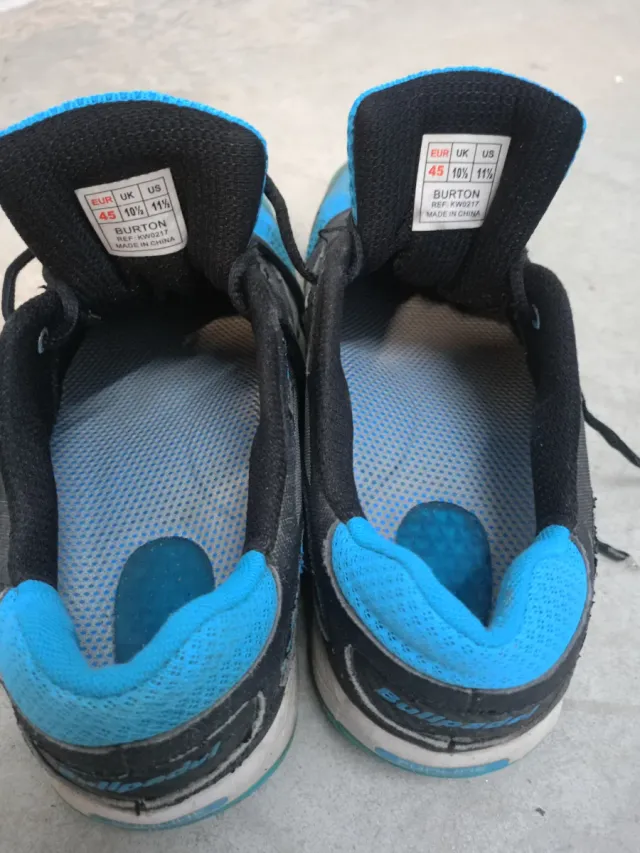 Zapatillas Bullpadel Hombre Negras/Azules