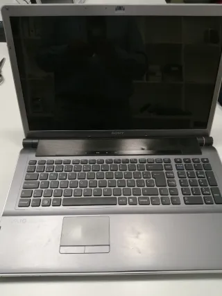 Ordenador portátil Sony Vaio gris/plateado