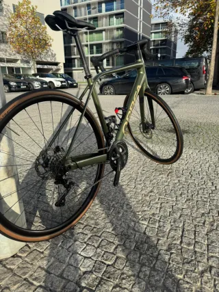 Bicicleta Orbea Avant H30 2022 Shimano 105