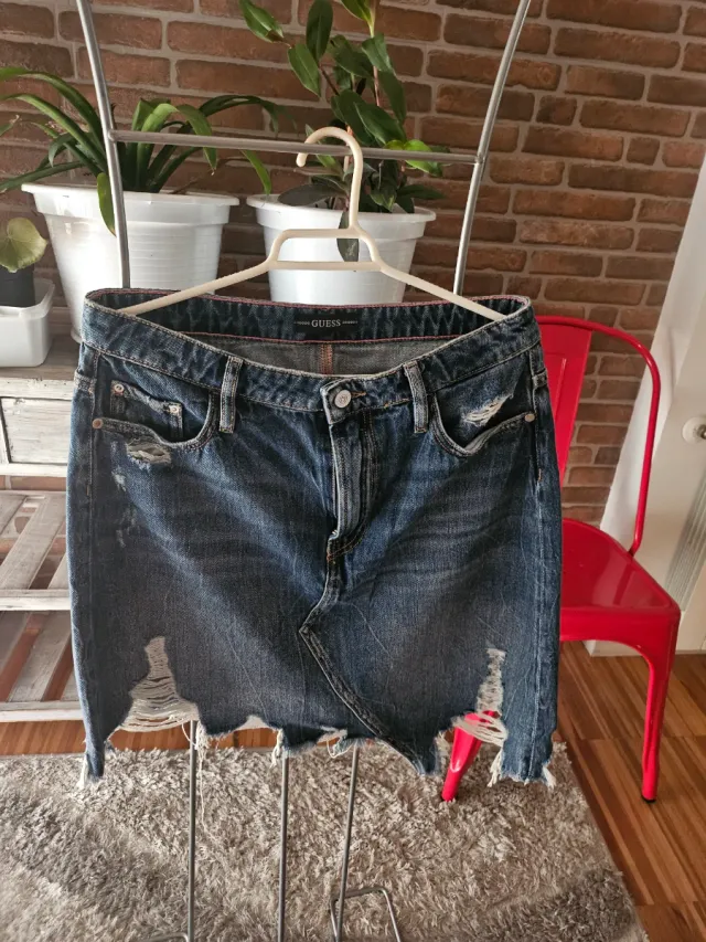 Jeans Guess Azules con Detalle Dorado