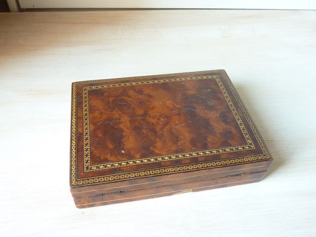 Antica scatola per carte da gioco