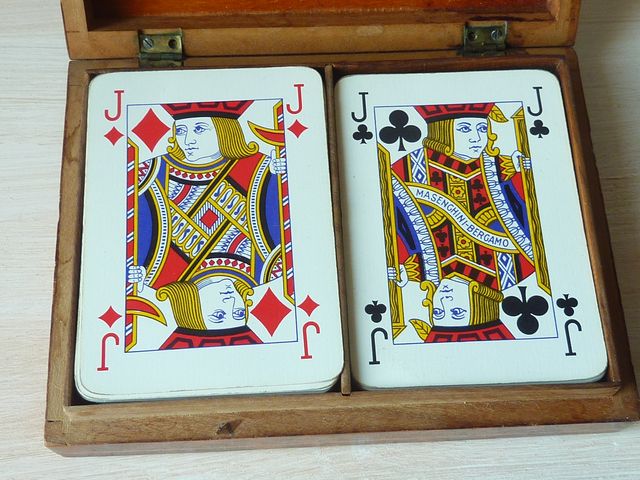 Antica scatola per carte da gioco