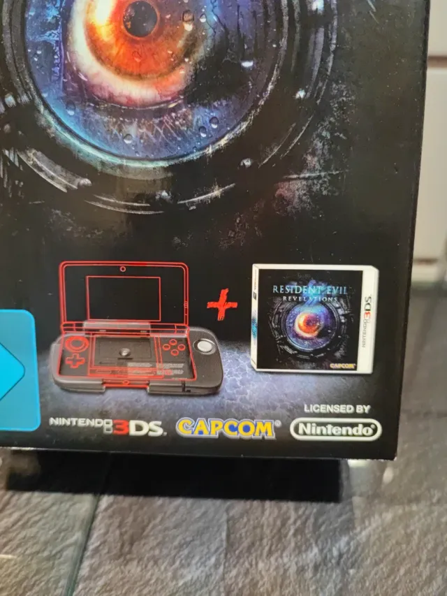 Nintendo 3DS Circle Pad Pro + gioco Resident Evil