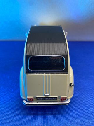 COCHE ESCALA 1:24 CITROEN 2CV BEIGE WELLY