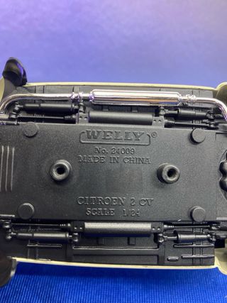 COCHE ESCALA 1:24 CITROEN 2CV BEIGE WELLY