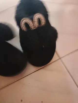 Pantofole donna nere con decorazioni