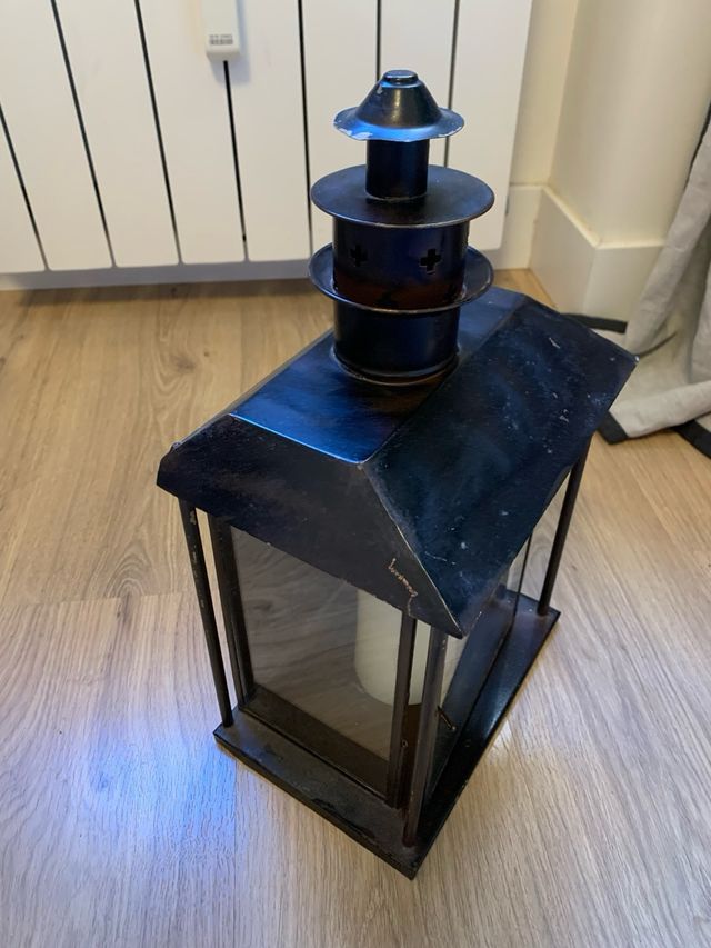 Piccolo fanale in ferro battuto marrone