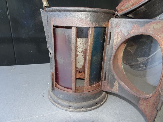 Farol ferroviario antiguo