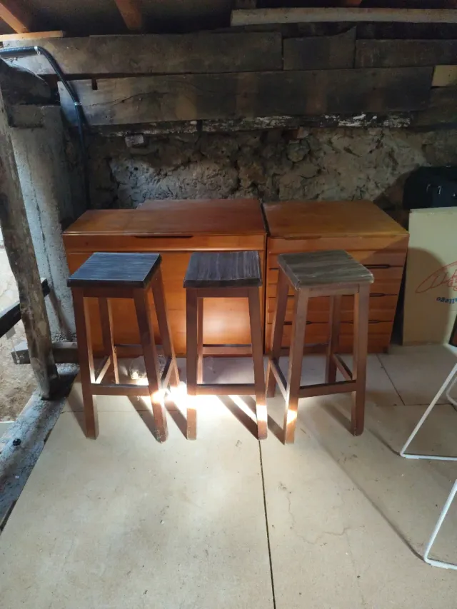 Taburetes de madera (3 unidades)