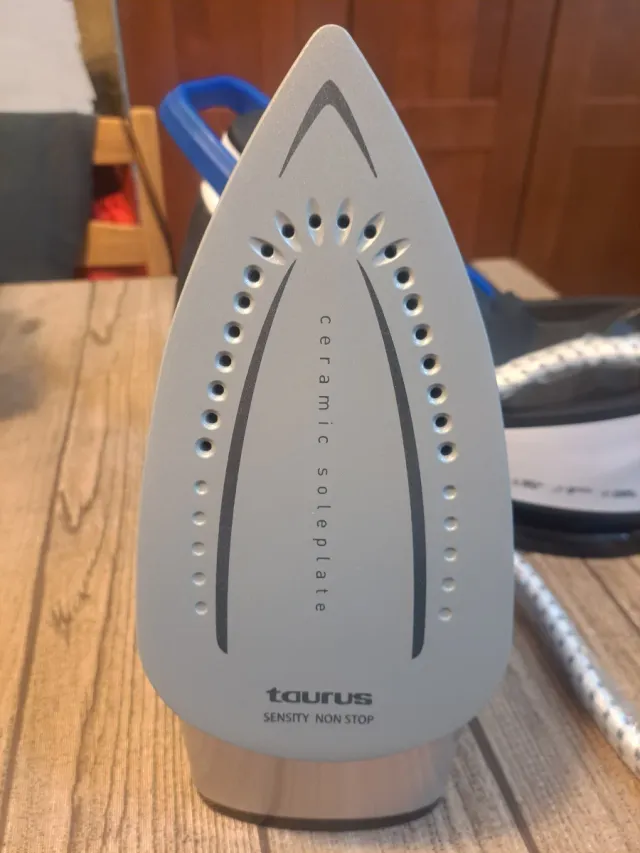 Centro de Planchado Taurus Sensity Non Stop