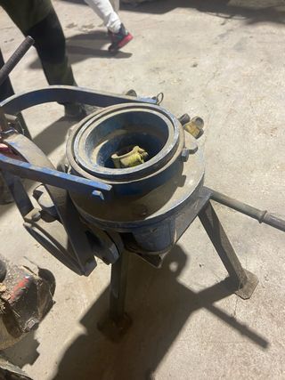 Bomba de riego industrial azul