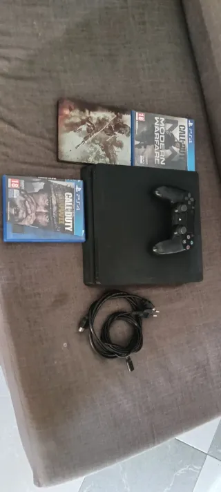 PS4 (PlayStation 4) Negra + Juegos